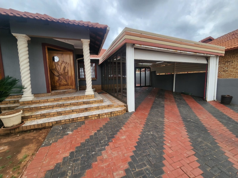 3 Bedroom Property for Sale in Tlhabane West North West